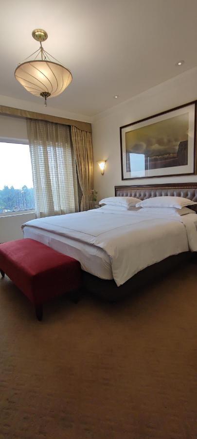 Taj Bengal Hotel Kolkata Ngoại thất bức ảnh